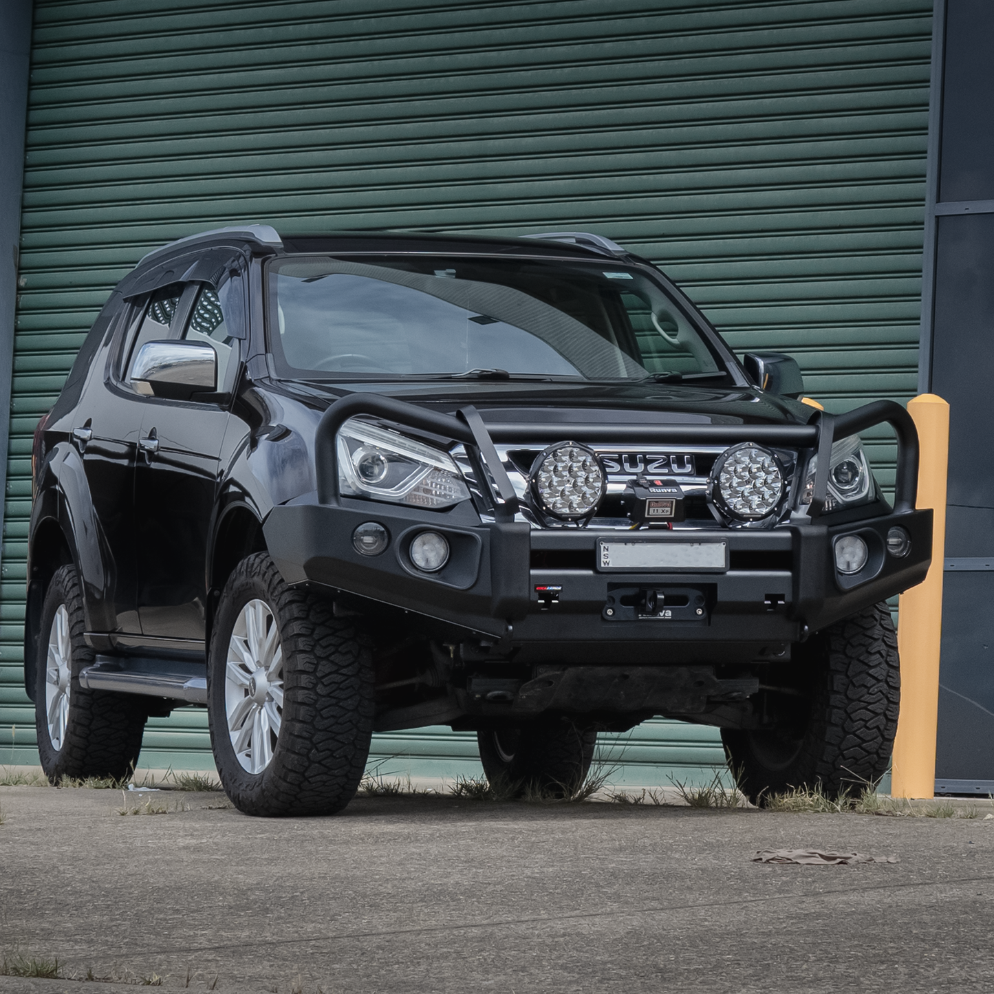 Rockarmor Rock Pack — Isuzu Mux 05/2017-07/2021 | Elite Hoop Bullbar + Rock Sliders