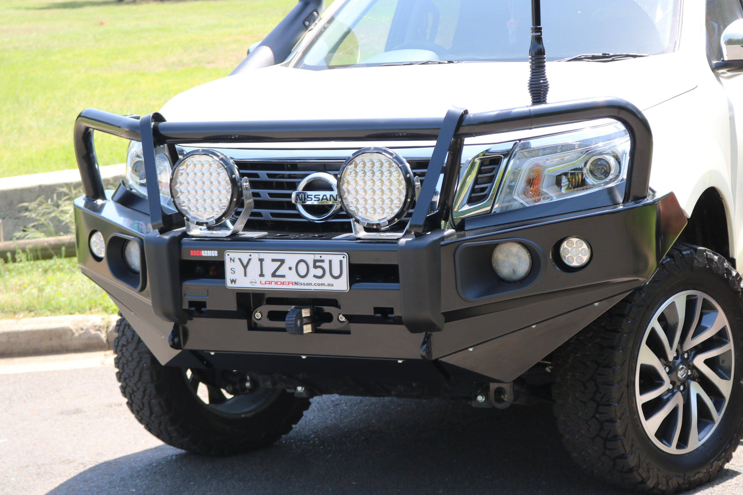 Rockarmor Elite Hoop Steel Bullbar - Nissan Navara Np300 D23 2015-2020 (Full Bar Replacement)