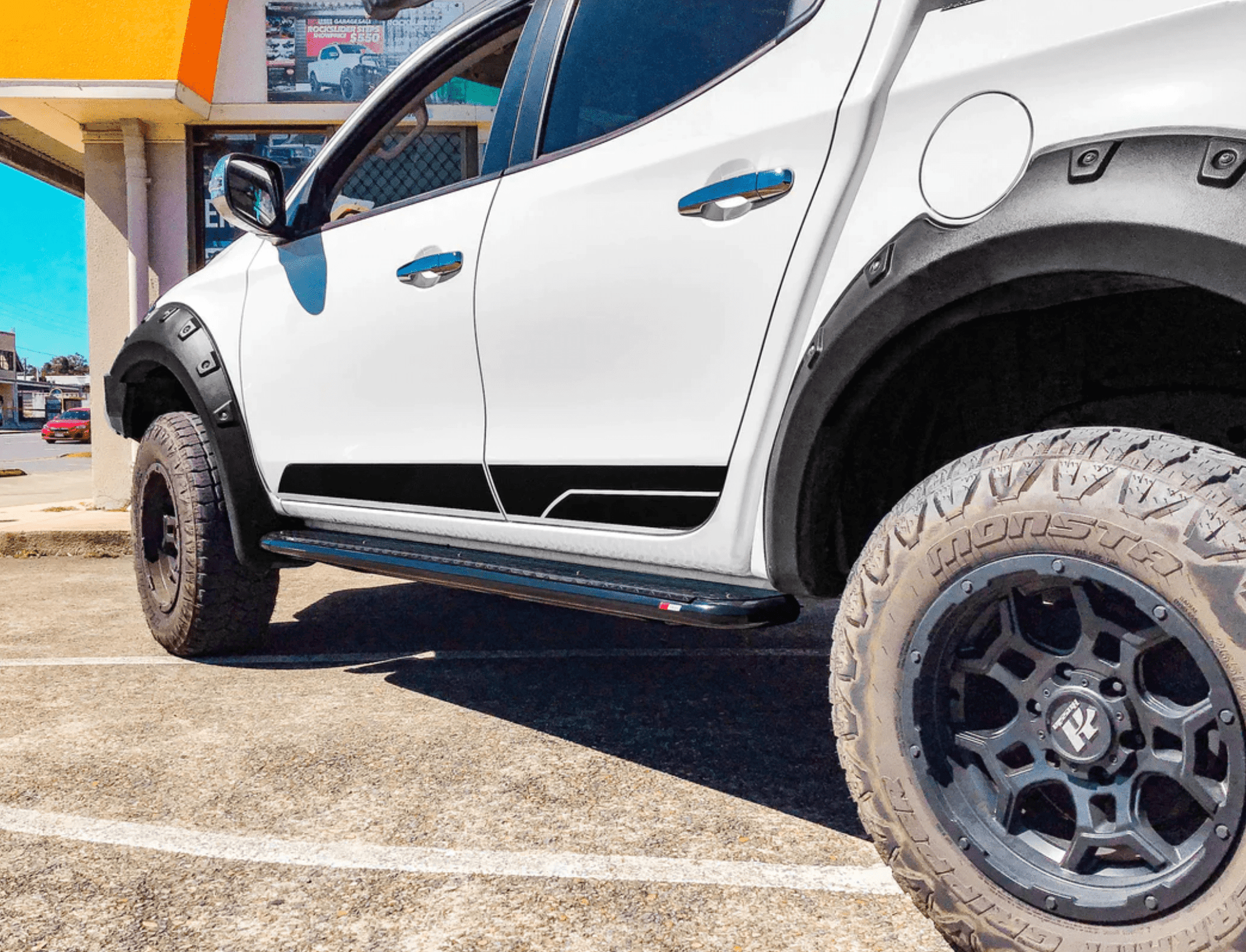 Rockarmor Steel Rockslider Side Steps - Mitsubishii Triton ML/MN 2006 - 2015