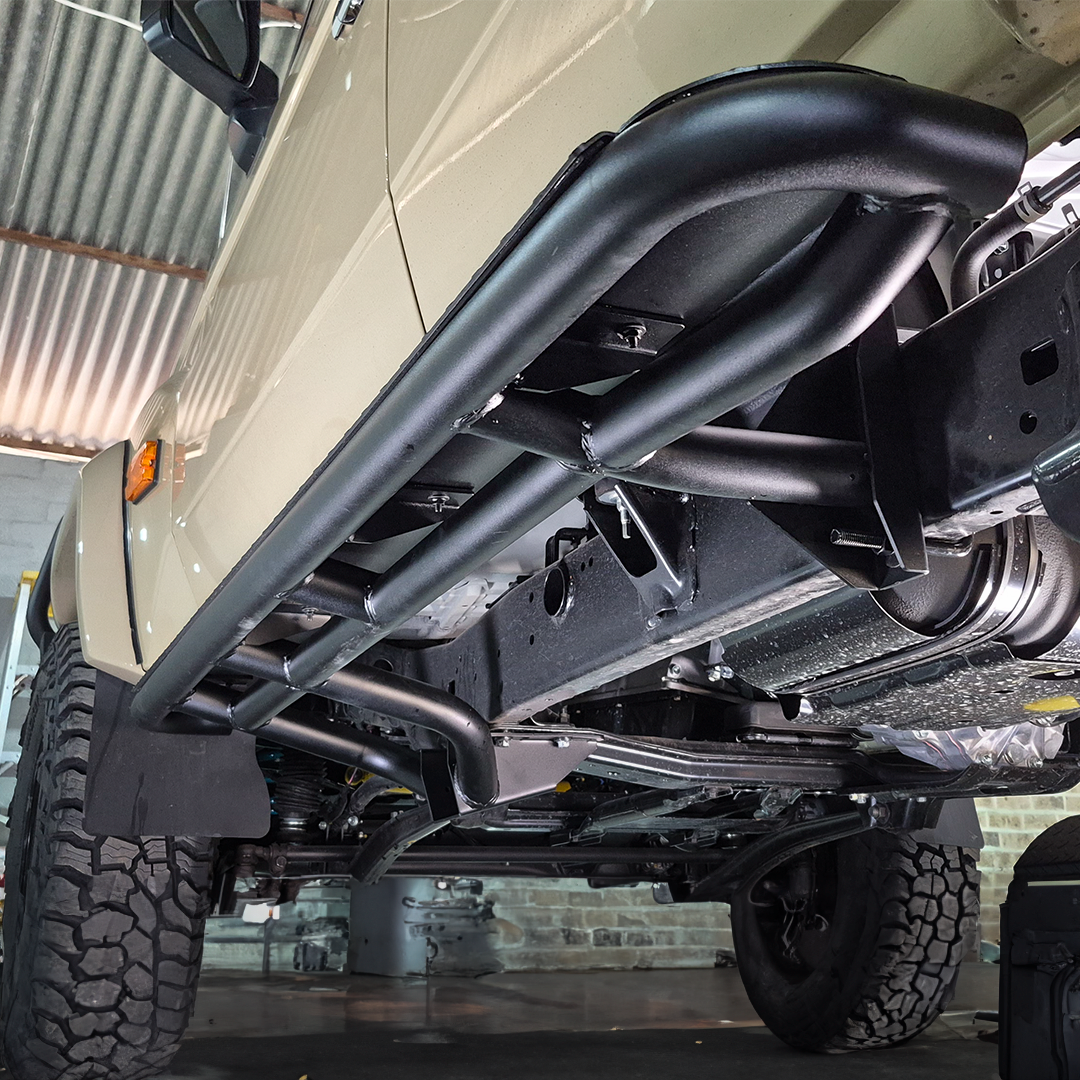 Rockarmor Steel Rockslider Side Steps - Toyota Landcruiser 78 Series V8 Troop Carrier 2007+